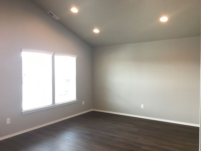 Building Photo - 1513 SW 36th Loop
