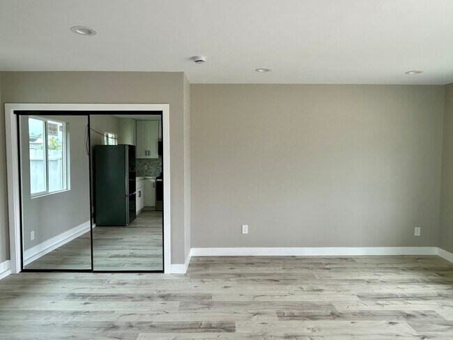 Building Photo - 5534 Santa Barbara Ave