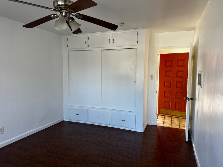 Building Photo - 5003 Aldama St