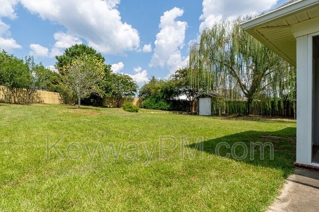 Building Photo - 219 Rainbow Falls