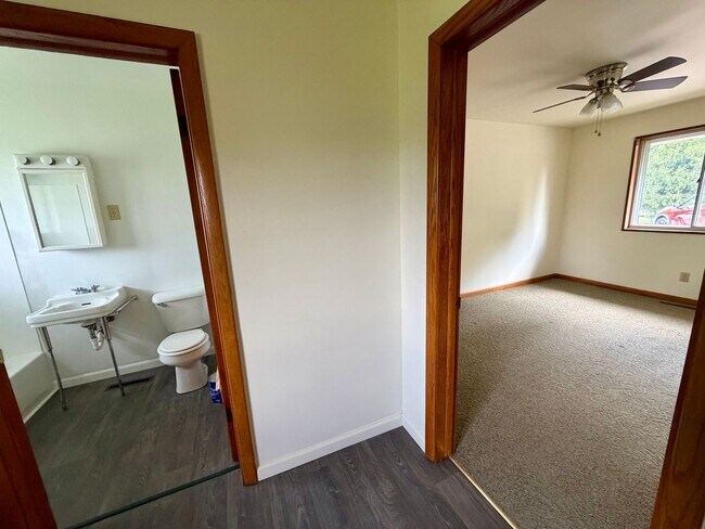 Building Photo - 1001 Basilone Dr