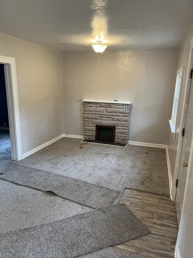 Building Photo - 1329 N Jenison Ave