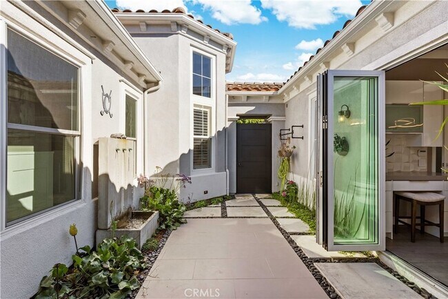 Building Photo - 58 Victoria