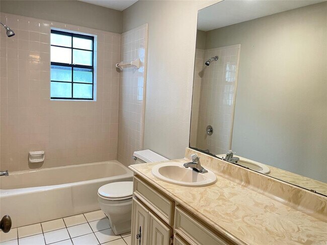 Building Photo - 3410 Mission Viejo Dr