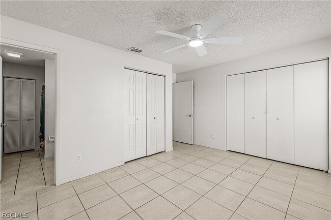 Building Photo - 1733 NE 7th Pl