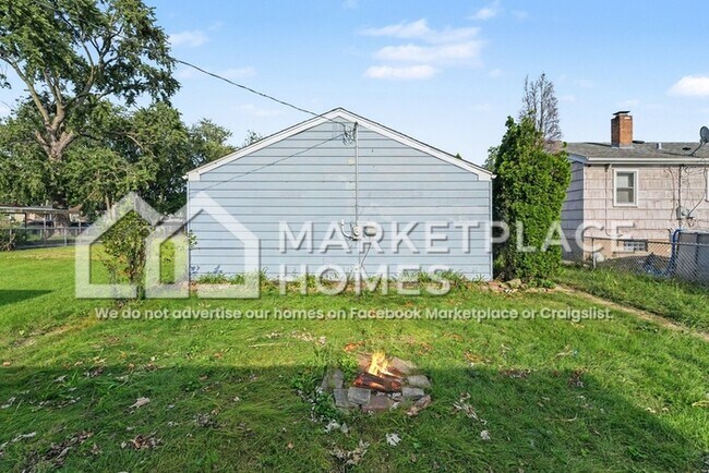 Building Photo - 7432 Beech Ave