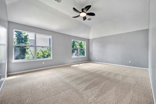 Building Photo - 22250 Queenbury Hills Dr