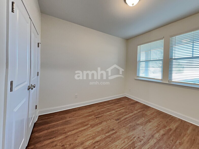 Building Photo - 146 Havenbrook Dr