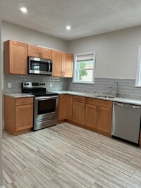Building Photo - 8 Agassiz Ave