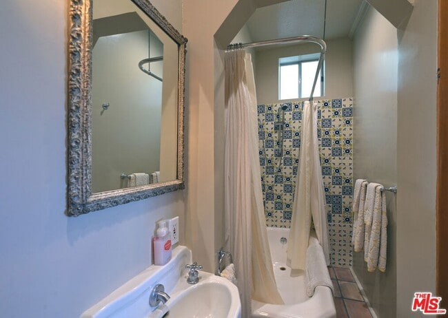 Building Photo - 6855 Los Altos Pl