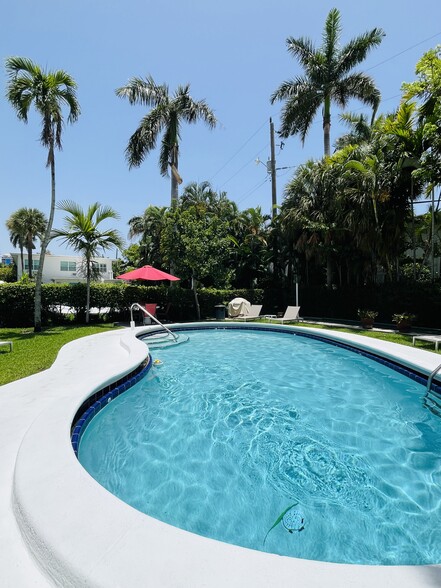 Building Photo - 624 Antioch Ave