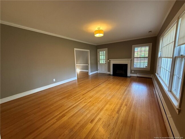 Building Photo - 910 W Whitford St