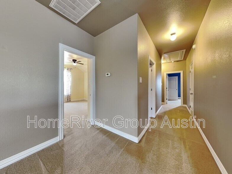 Building Photo - 2917 Rambling Creek Ln