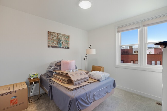 Building Photo - 2854 N River Walk Dr