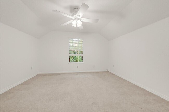 Building Photo - 117 Fairway Dr
