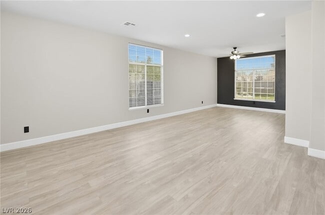 Building Photo - 747 Canyon Crest Dr