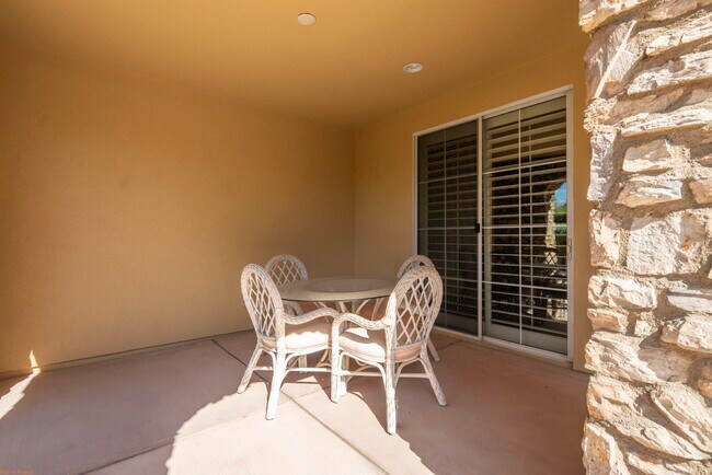 Building Photo - 1021 Via Fortuna