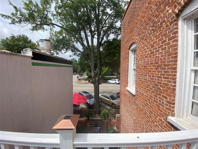 Building Photo - 131 E Jefferson St