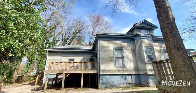 Building Photo - 209 E Peace St