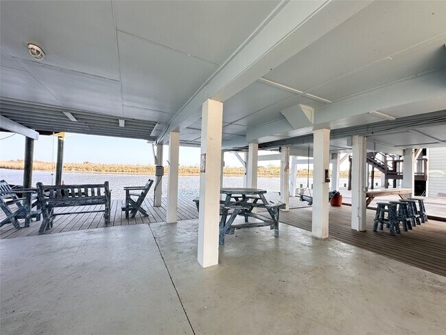 Building Photo - 395 Redfish Dr