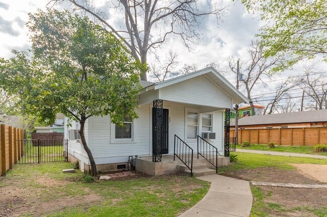 Building Photo - 57 Chalmers Ave