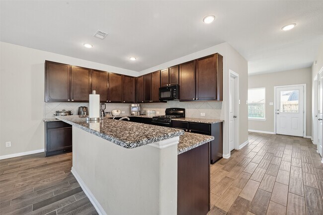 Building Photo - 2422 Agassiz Dr