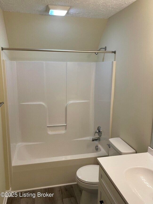 Building Photo - 9630 Combs Ln