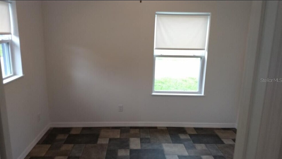 Building Photo - 803 E Hart St