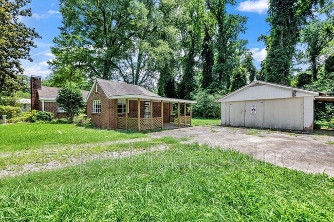 Building Photo - 216 Meadowood Ave