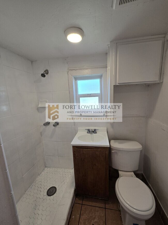 Building Photo - Cozy Studio near Downtown Tucson!