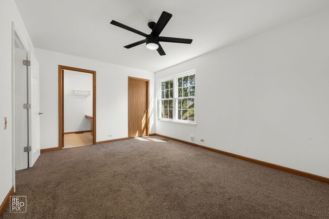 Building Photo - 1705 College Green Dr