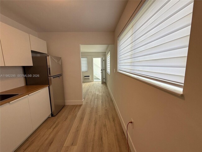 Building Photo - 1300 NE 110th St