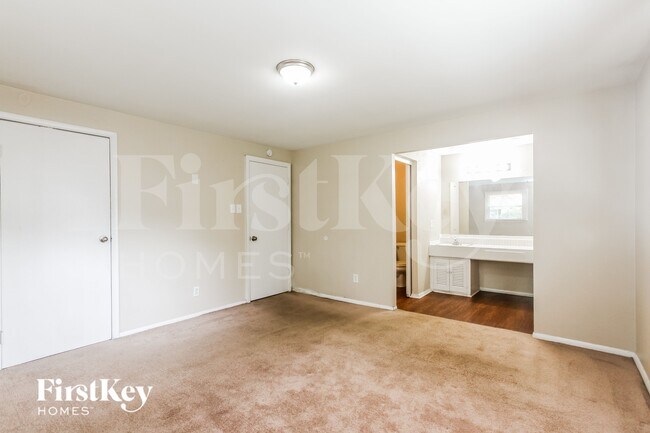 Building Photo - 1733 Alimingo Dr