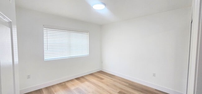 Building Photo - Single Story Senior Home - Newly Remodeled...