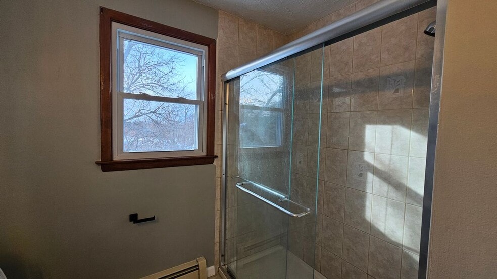 Building Photo - 32 Morrison St