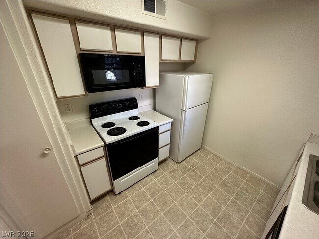 Building Photo - 2300 E Silverado Ranch Blvd
