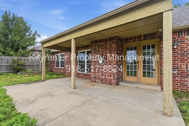 Building Photo - 3 Bed | 2 Bath | Jenks