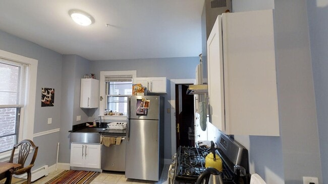 Building Photo - 9/1 No Fee! Renovated 3BR near Central/Kendall/Inman