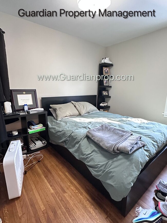 Building Photo - St Louis Park Single Family Home, Large Yard, 1 Car Garage, 3 Season Porch, W/D