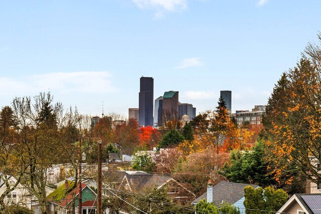 Building Photo - 802 29th Ave S