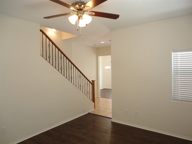 Building Photo - 4647 E Laurel Ave