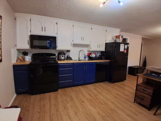 Building Photo - 141 E 700 N