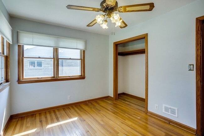 Building Photo - 3 bedroom, 2 bath Ranch -AVAILABLE AUGUST