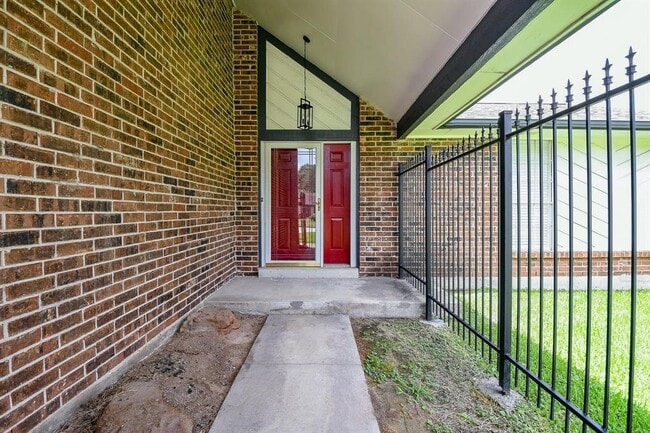 Building Photo - 23938 Spring Mill Ln