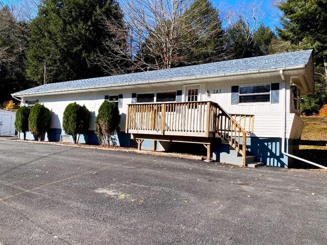 Building Photo - 141 Gale Rd