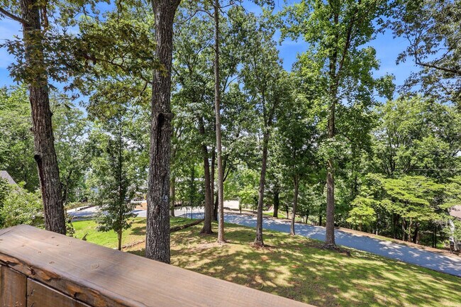 Building Photo - 4225 Twin Rivers Dr