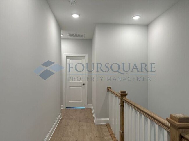Building Photo - Elegant 4-Bed / 3.5-Bath Home with Main-Level Primary Suite, Quartz Kitchen & 3-Car Garage – In H...