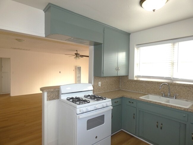 Building Photo - **Available NOW in Whittier!**