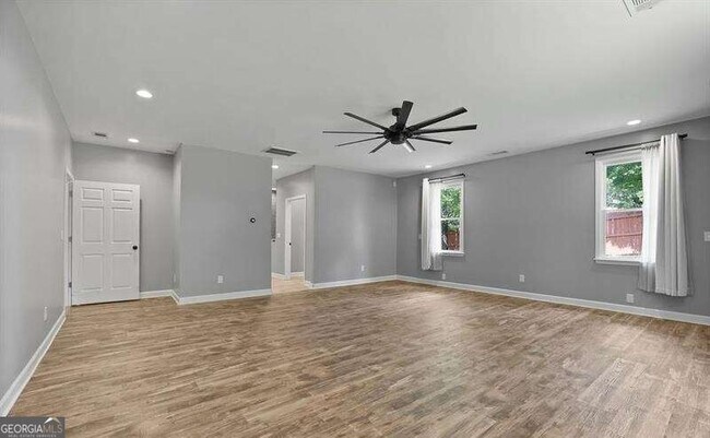 Building Photo - 3520 Mystic Dr