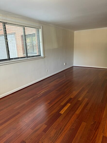 Living Room - 2725 39th St NW